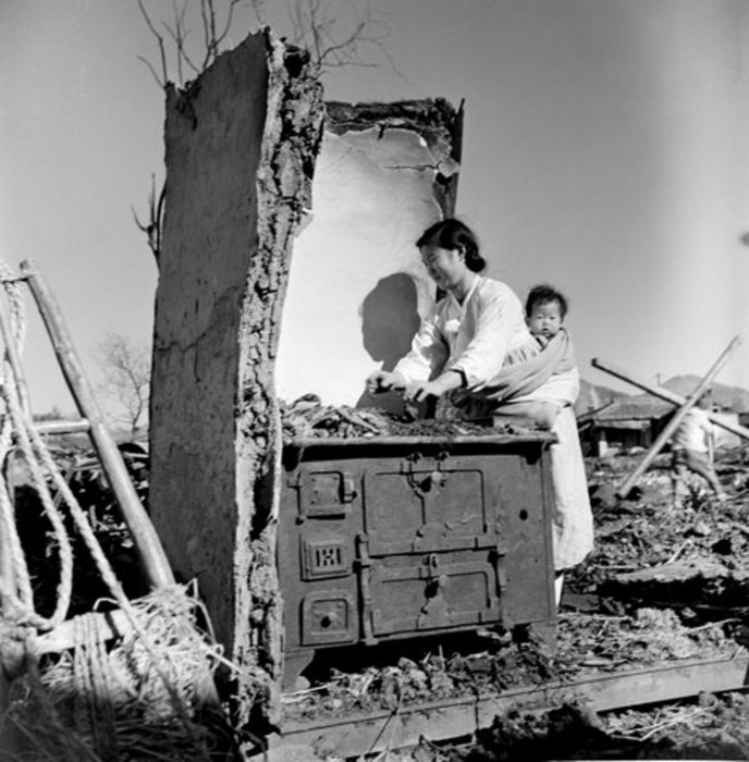 مادر و فرزندش در جنگ کره